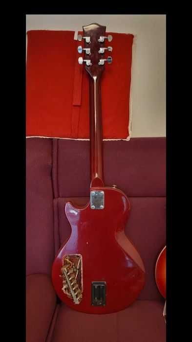 Cort Effector Les Paul anii 1970, efecte încorporate chitară electrică