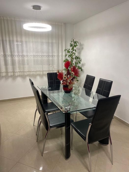 Masa de sticla + 6 scaune