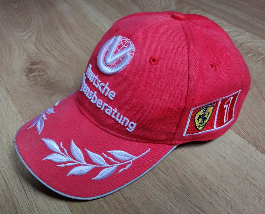 F1 Scuderia Ferrari / Michael Schumacher - шапка с козирка на Формула 1