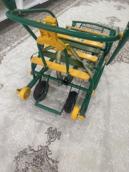 Санки на колесах с чехлом