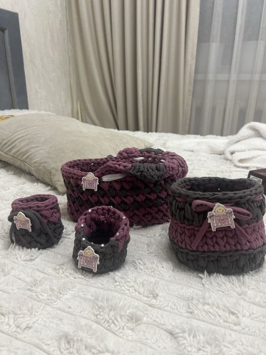 Набор вязаных корзинок