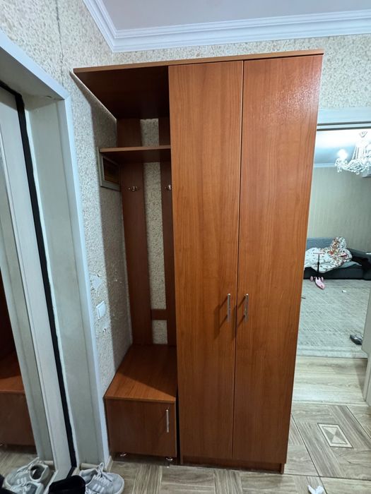 Продам прихожую.