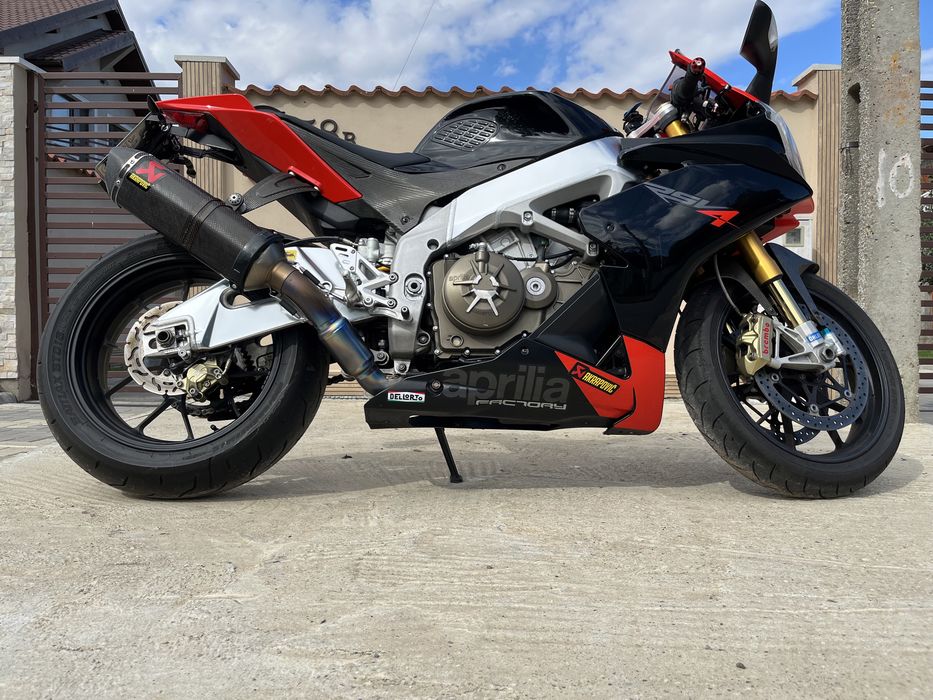 Aprilia RSV4 Factory