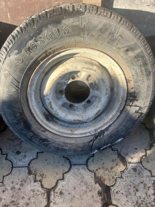 Продам шины с дисками 205/70 r14