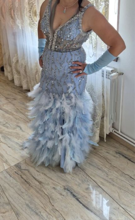 Rochita noua cu pene si pietre marimea L crepatq pe picior noia fara 4