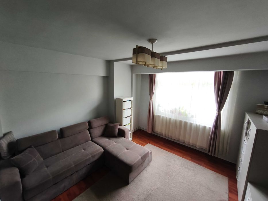 Apartament 3 camere, 2 băi, etaj 2 – Micro 16, cu parcare rezervată
