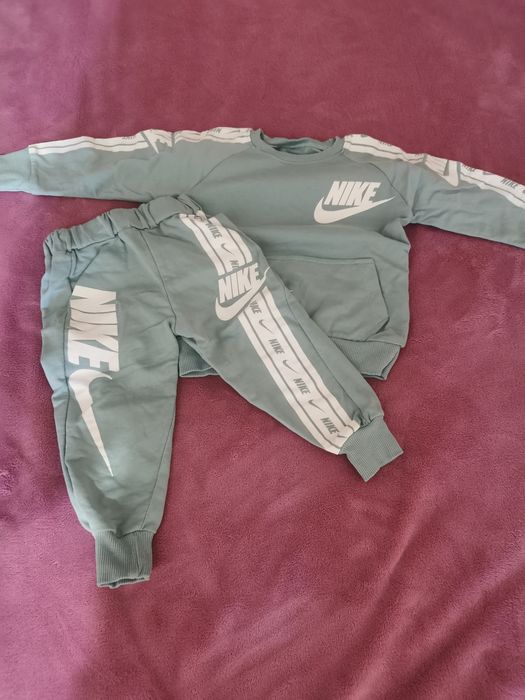 Продам костюм zara