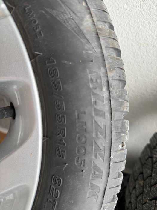 Set 4 anvelope  Bridgestone Blizzak  185/55/R 15 cu jante Hyundai