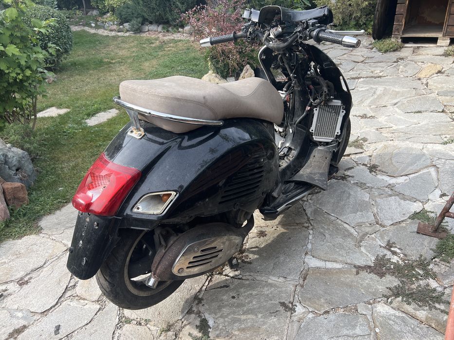 Vespa 300i на части
