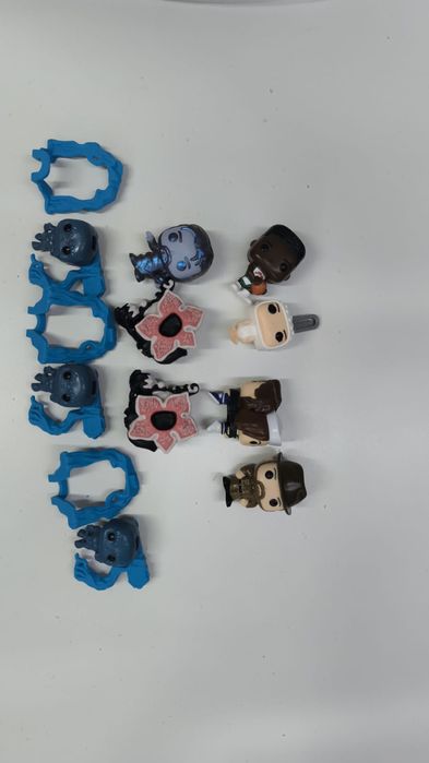 Фигурки из Kinder Stranger things Очень странные дела