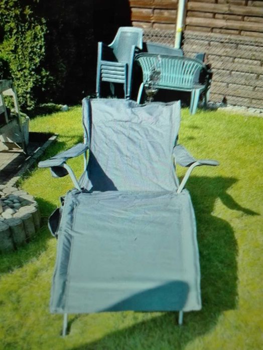 Сгъваем туристически стол-шезлонг