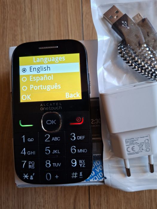 Top telefon Alcatel 2004D.