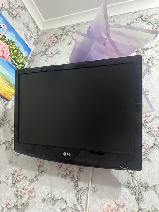 Телевизор LG отличный