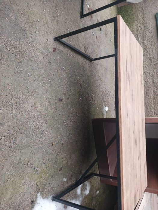 Книжный стол для дома