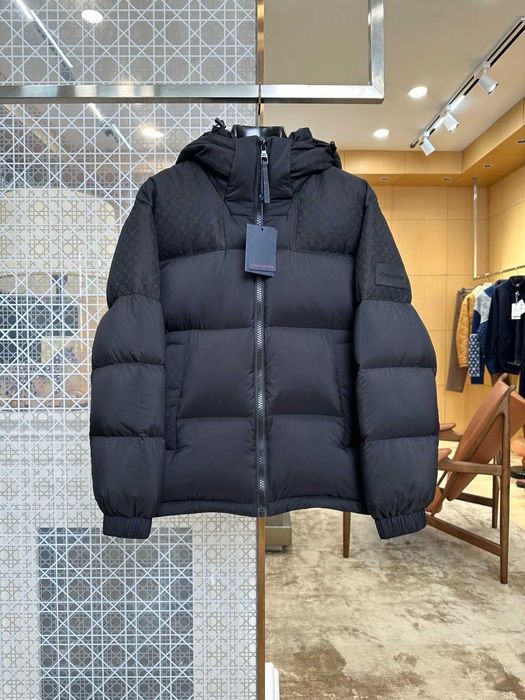 Geaca Louis Vuitton cu umplutura de puf Premium