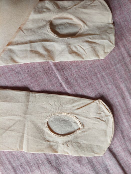 Балетен чорапогащник с дупка на стъпалата