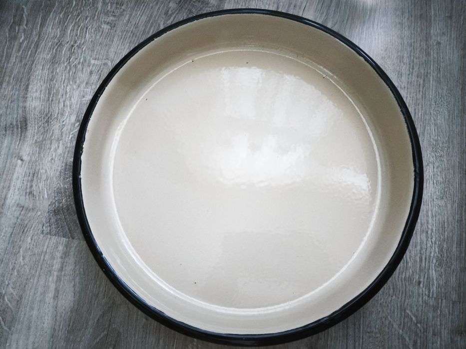 Емайлирани нови съдове