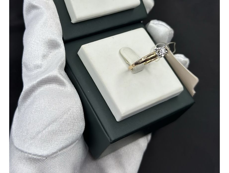 Продам кольцо , золотое , бриллиант.