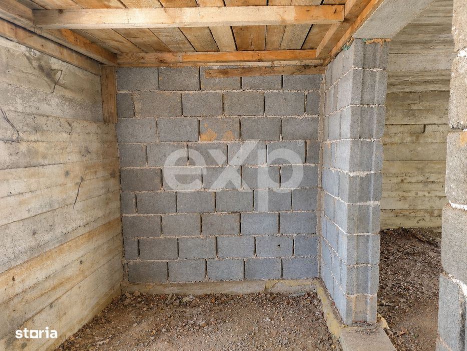 Teren 800 Mp Cu Construcție Incepută – Săcele, Str. Avram Iancu