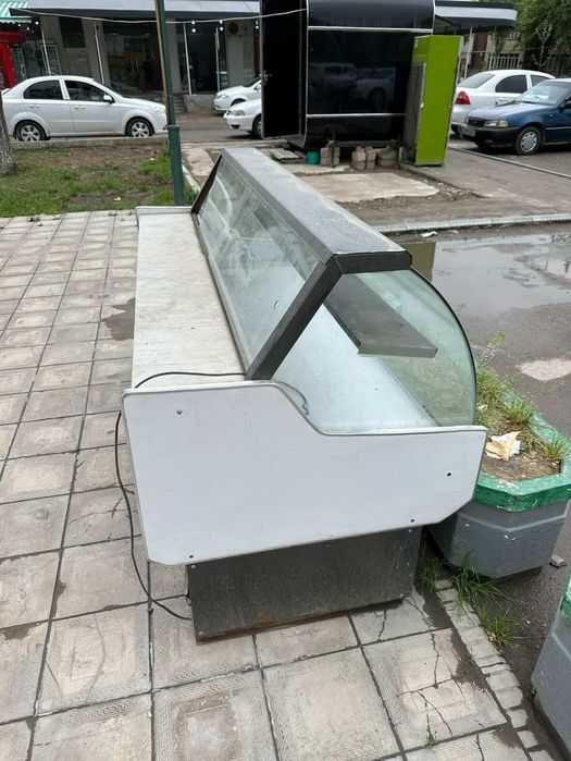 Витрина холодильник