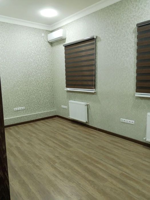 под офис Цум 2400