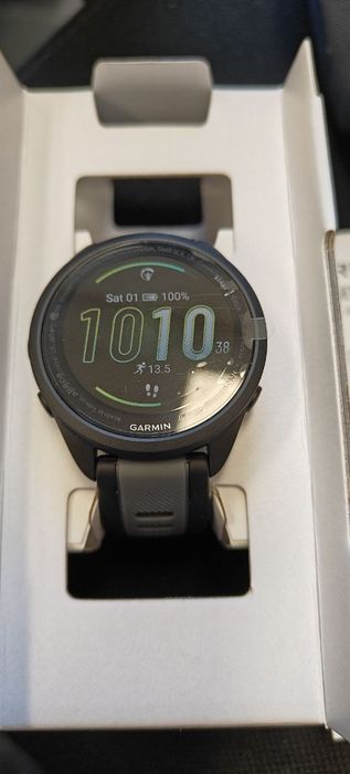 Спортивные часы Garmin Forerunner 165 с Amoled экраном
