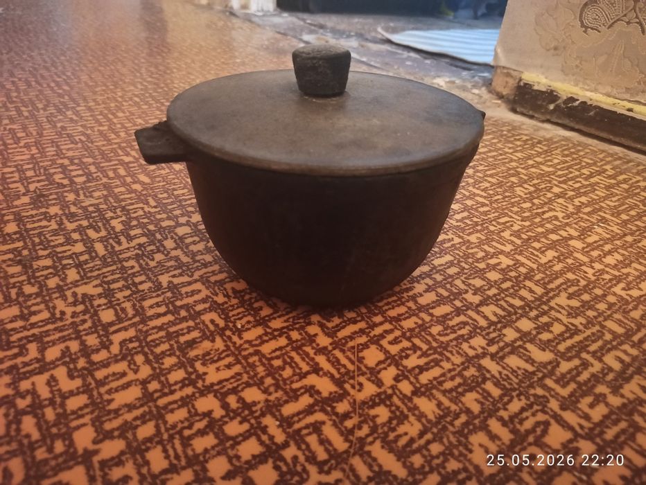 Маленький советский казанок с крышкой  (~2-3 литра)