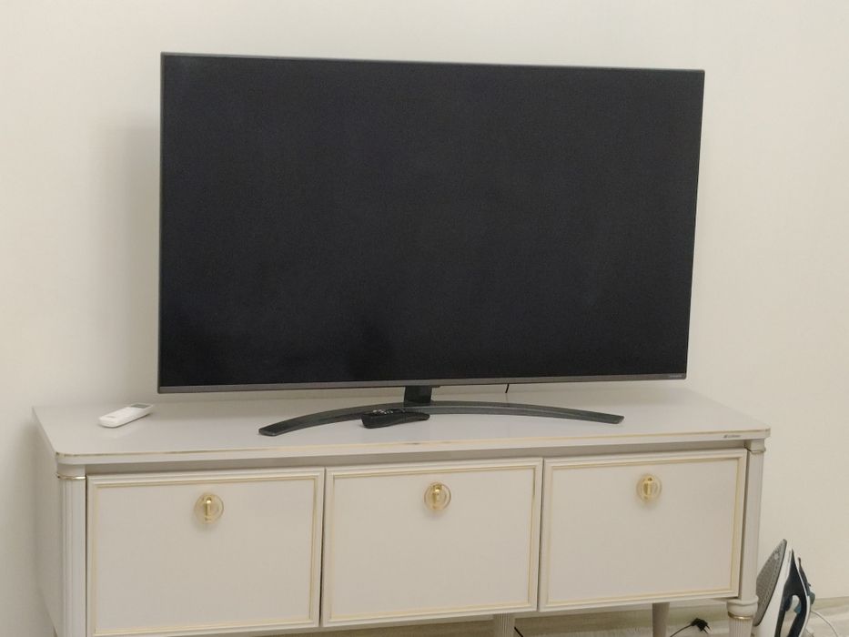 Телевизор LG в идеальном состоянии