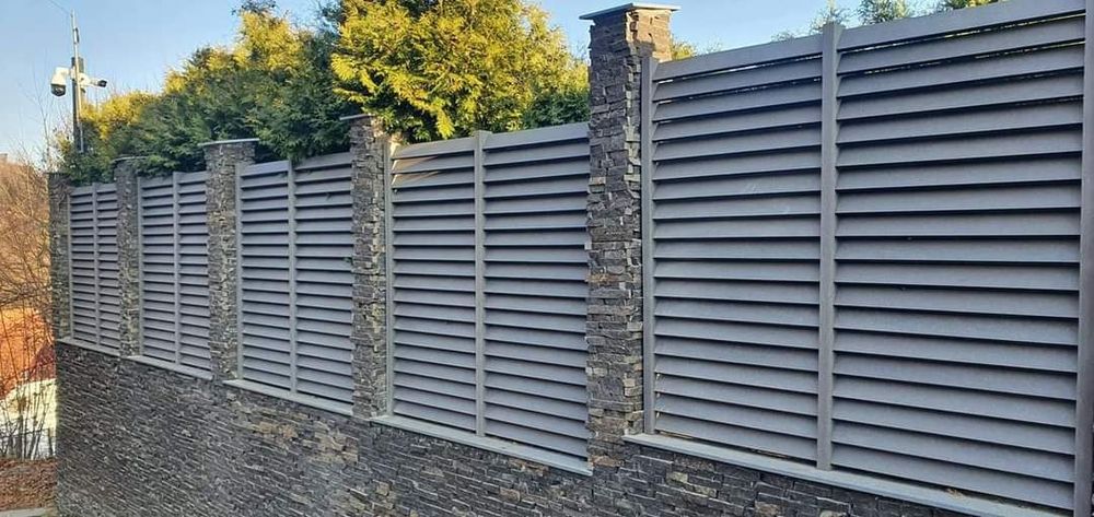 Garduri din sipca metalica, panouri stil jaluzele, tabla cutata, plasă