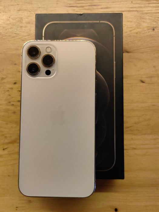 Айфон 12  про Макс