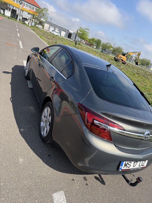 Vand Opel Insignia ,BENZINA 1.6 Turbo , in stare foarte buna de functionare