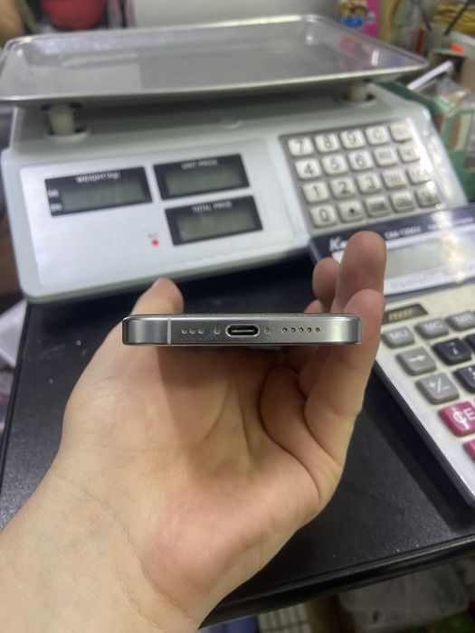 Iphone 16 pro 256гб белый продам
