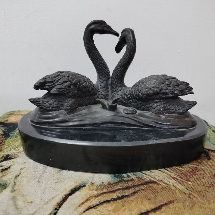 Статуэтка лебеди, похищение Европы