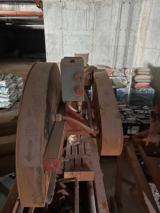 Машина Eurokomax за рязане на стр. мат. 4000W, ф 650 мм, 870 мм