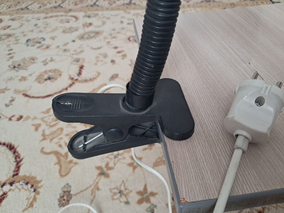 Светильник гибкий прищепка.