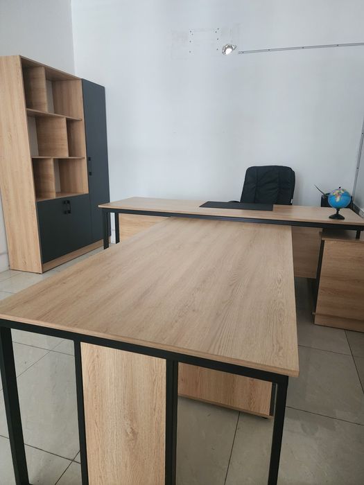 Ofis mebel to'plamlari