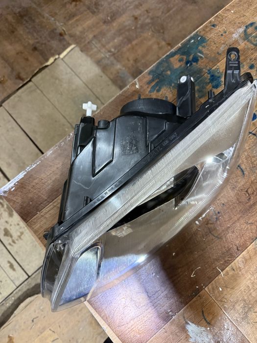 Фара гранта левая