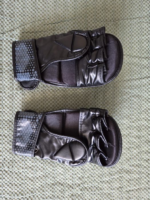 Кимоно, шлем, перчатки, футы