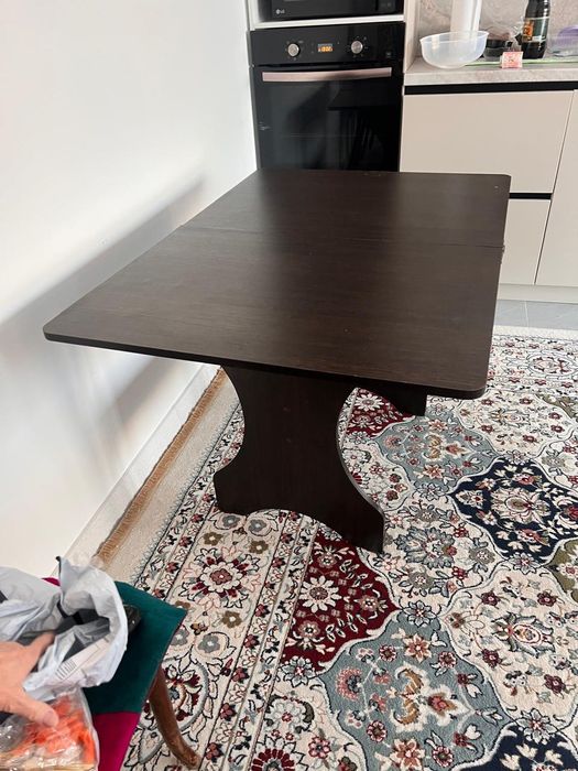 Продам кухонный стол