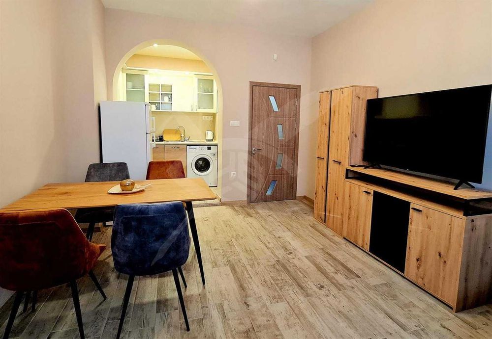 Дава се под наем Двустаен апартамент в Варна, Гръцка махала - 55 кв.м за 600 € - Снимка #1