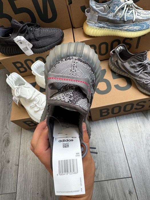 Adidasi Yezzy Boost 350 V2