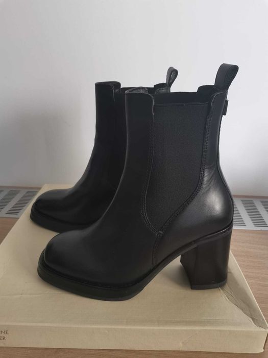 Ghete noi din piele naturala, marime 38