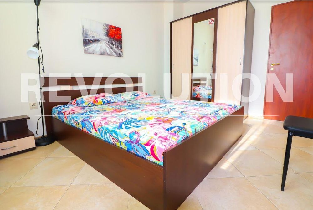 Дава се под наем Двустаен апартамент в к.к. Св.Св. Константин и Елена - 55 кв.м за 373.83 € - Снимка #2