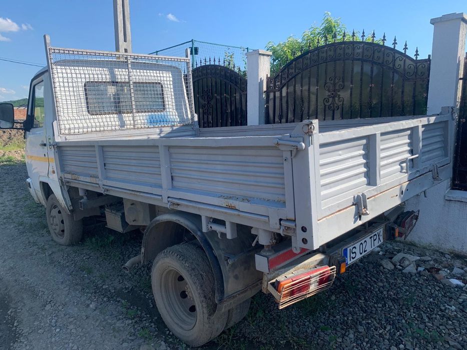 Autoutilitară basculantă Nissan Trade 30