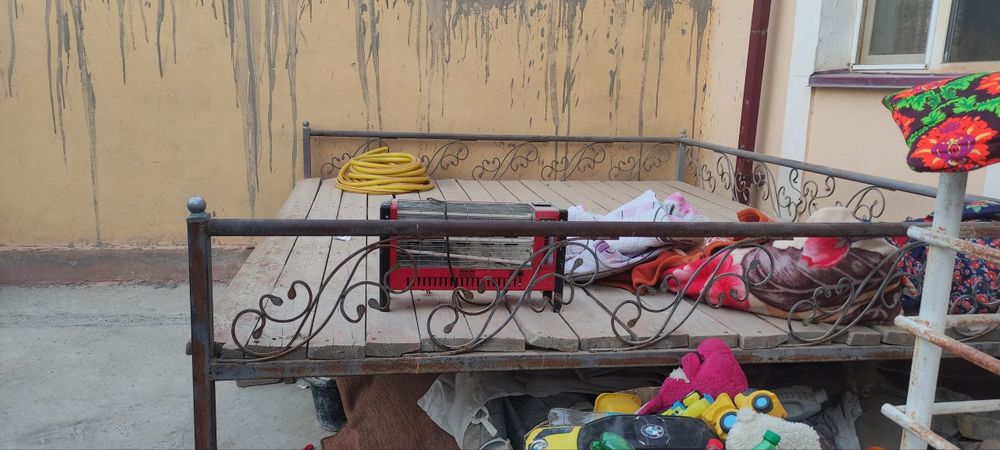 Kravat sotiladi razmeri 3x2,5m. Xolati yaxshi