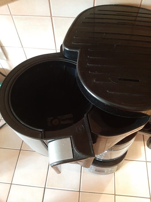 Продам кофеварку Delonghi