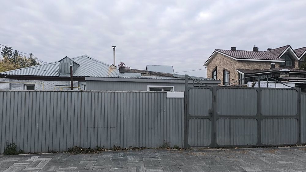 Продам 1/2 часть дома в центре города