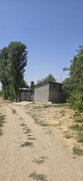 Янгийул Тумани Мол бозор ёнида Мол Фирма сотилади