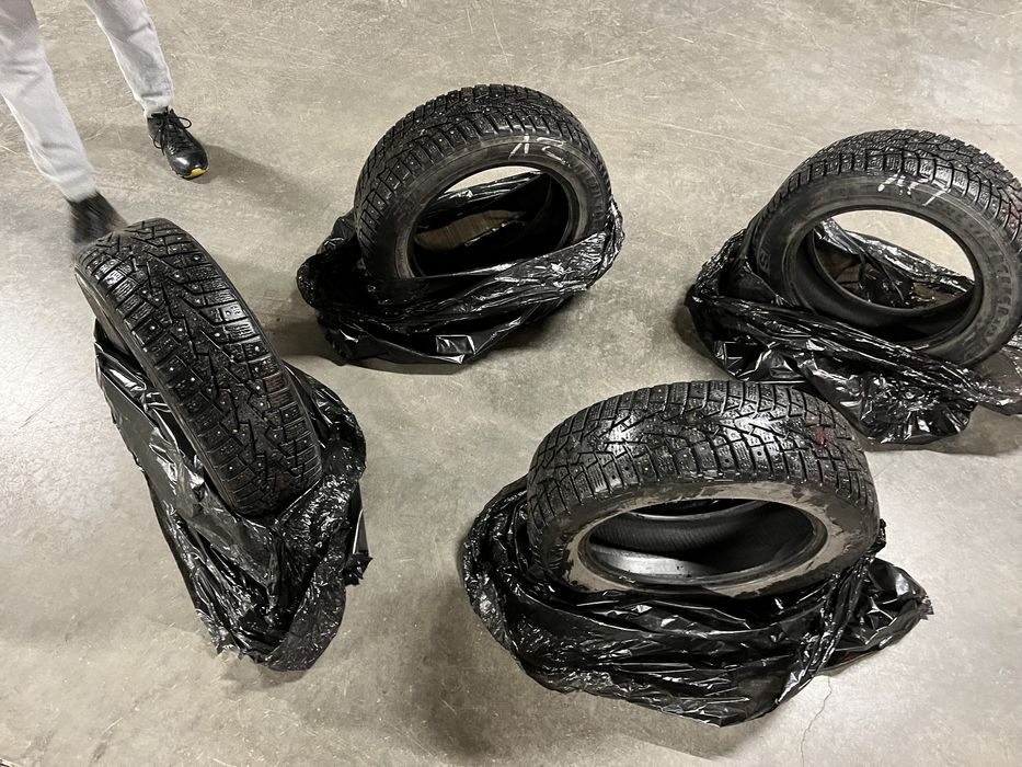 Продается шины фирма написано