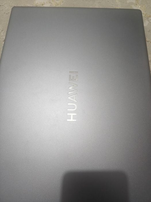 Ноутбук Huawei..